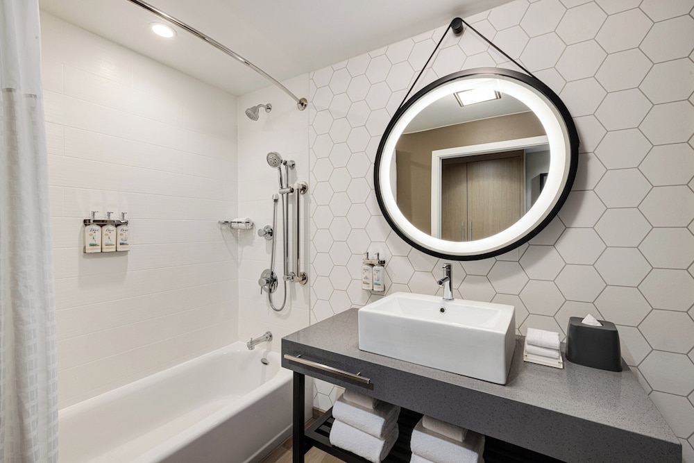 Concierge, Premium, 2 Queen Beds, Top Floor