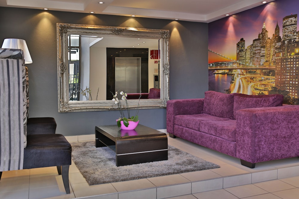 Westpoint Executive Suites - Apartments 50/70