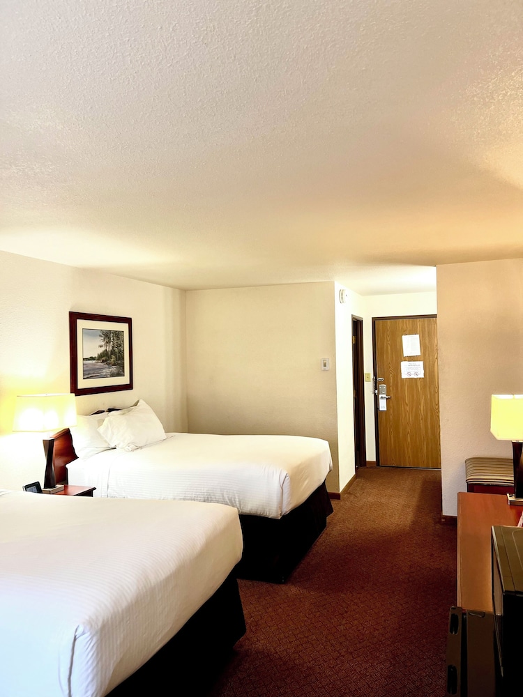 Travelodge by Wyndham Ishpeming/Marquette 24/49