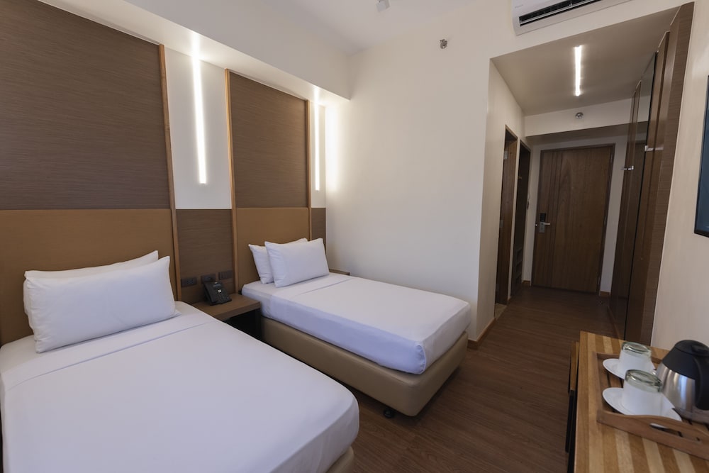 Kabayan Hotel Pasay 36/70