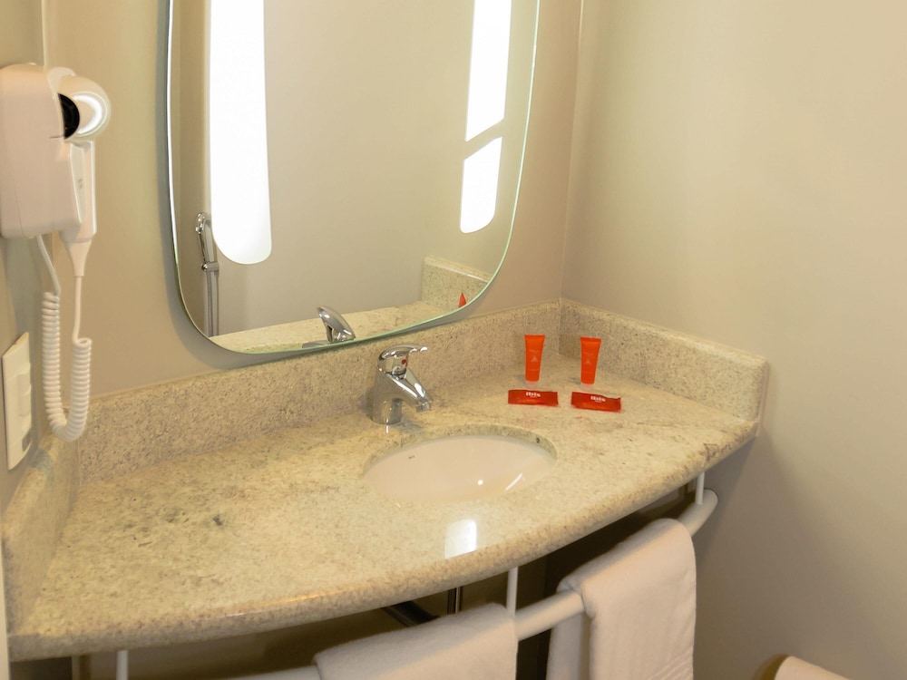 Ibis Lorena 60/61