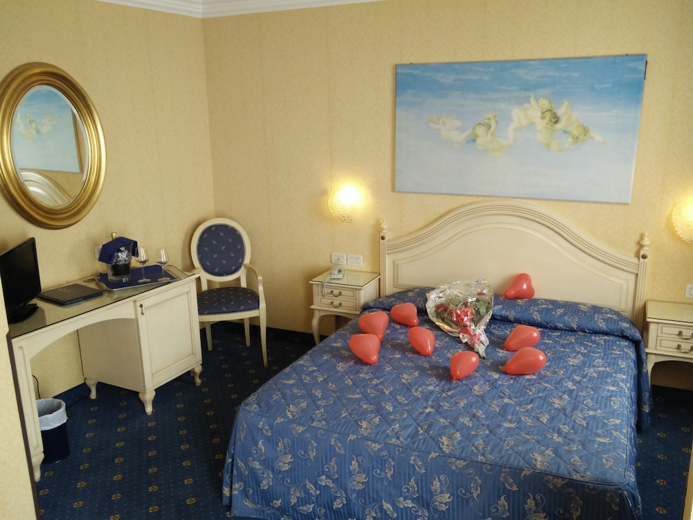 Superior, Double and Twin Beds, Lagoon View