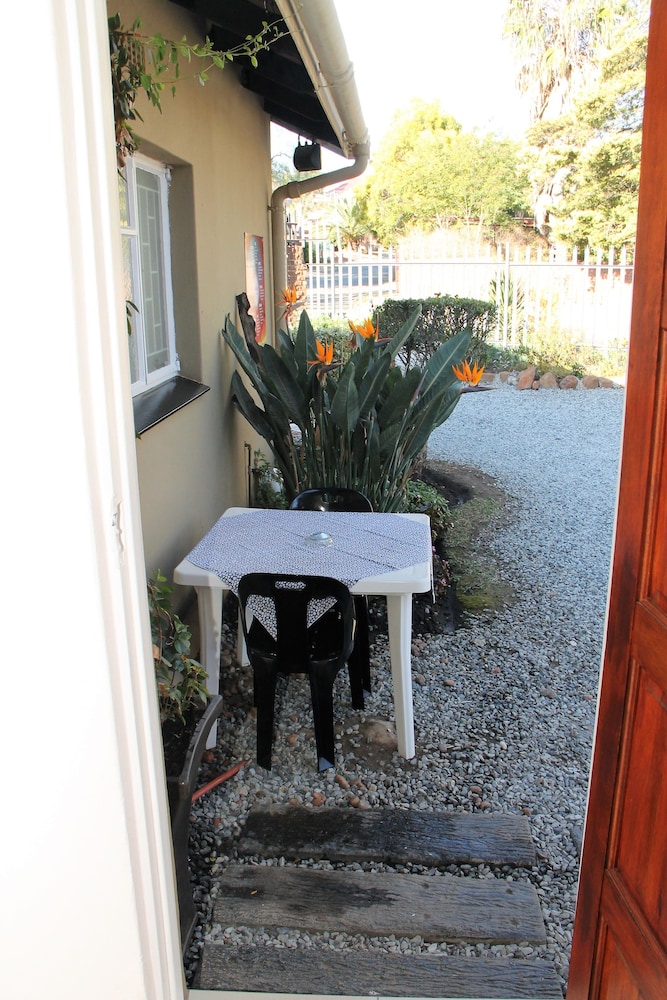 Memra Guest House 40/50