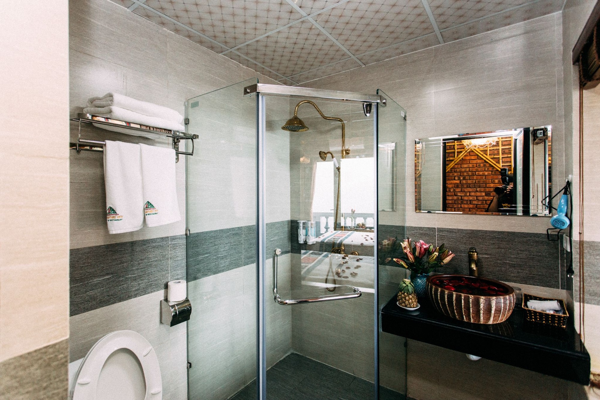 SUITE, MOUNTAIN VIEW, BALCONY