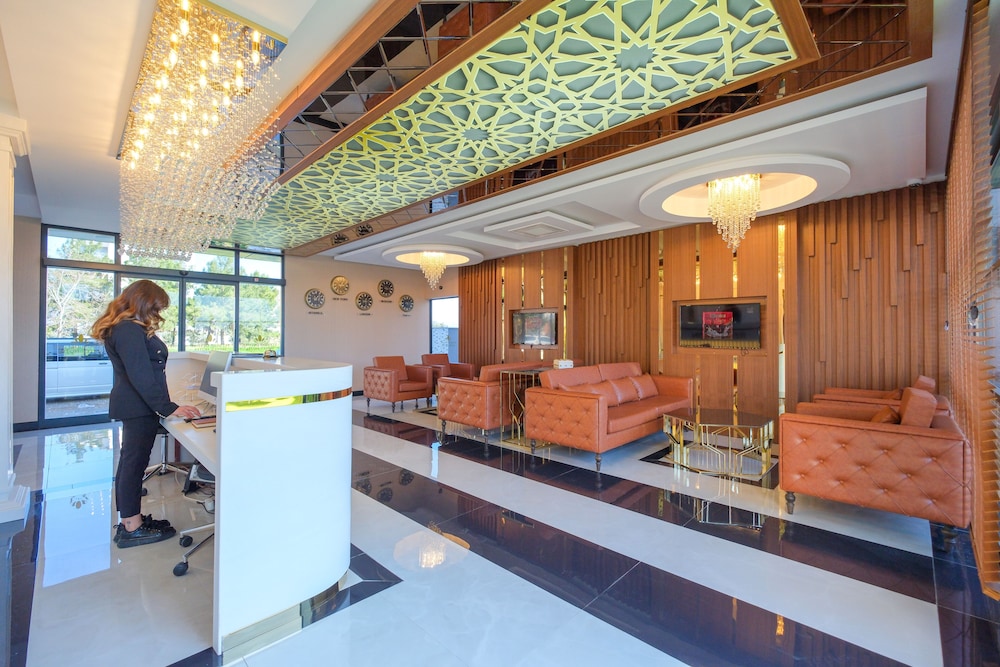 Elysium Deluxe Suites 5/50