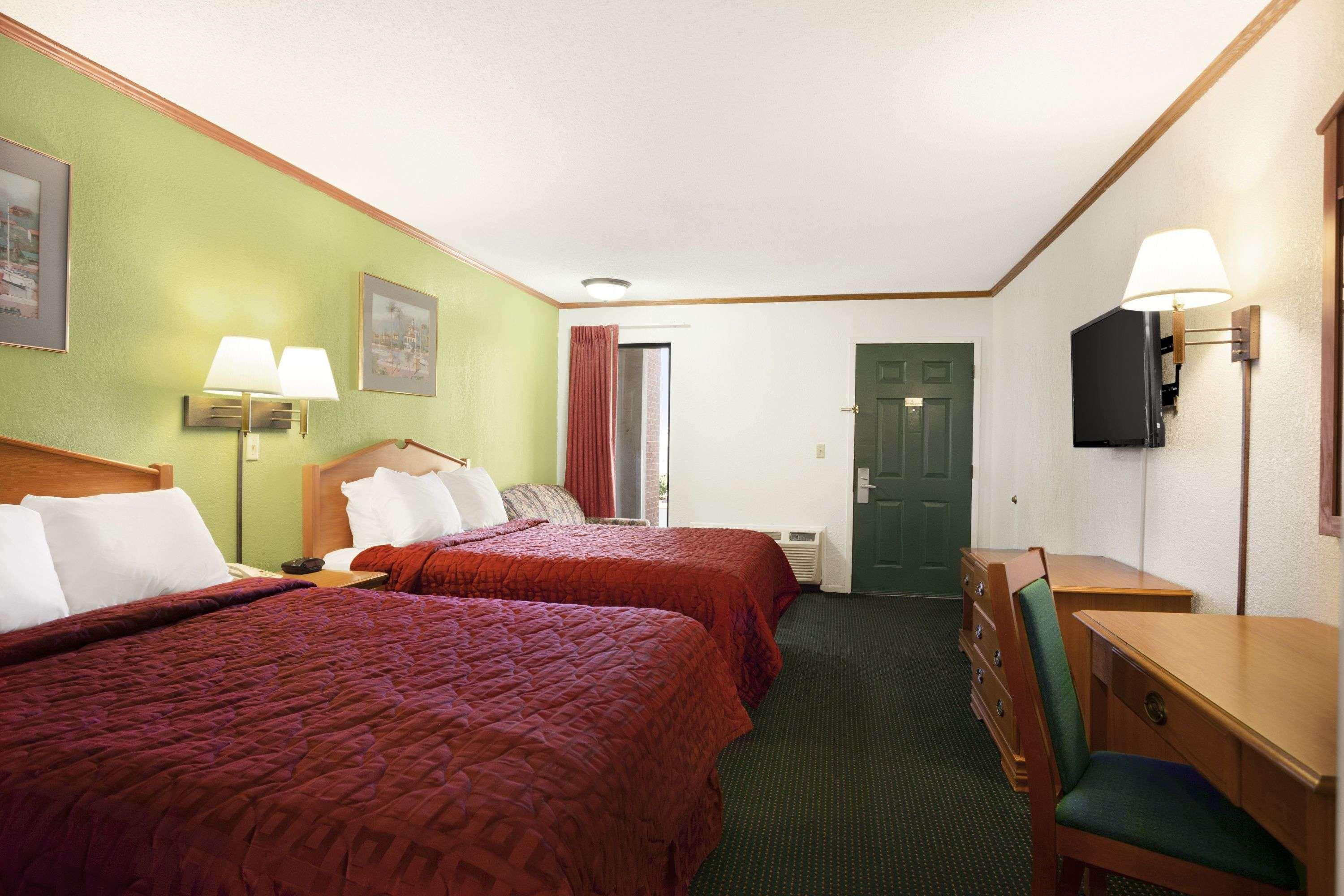 Economy Hotel Wichita- Florence St 17/48