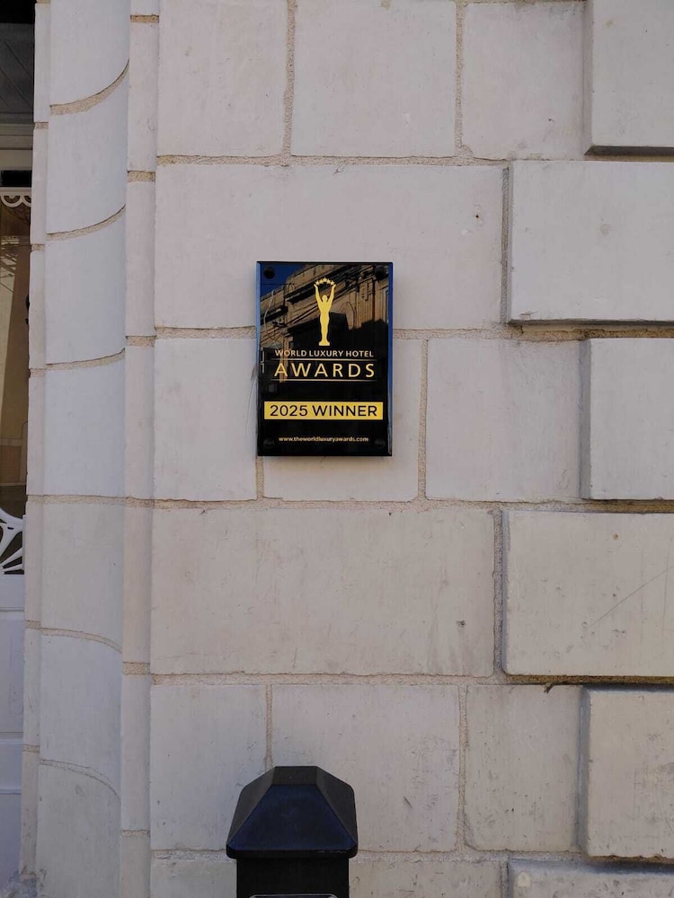 Royale Sainte Helene Boutique Hotel 6/57