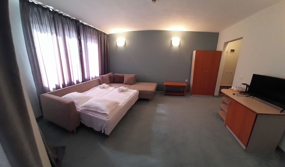 1 BEDROOM, COMFORT, SUITE