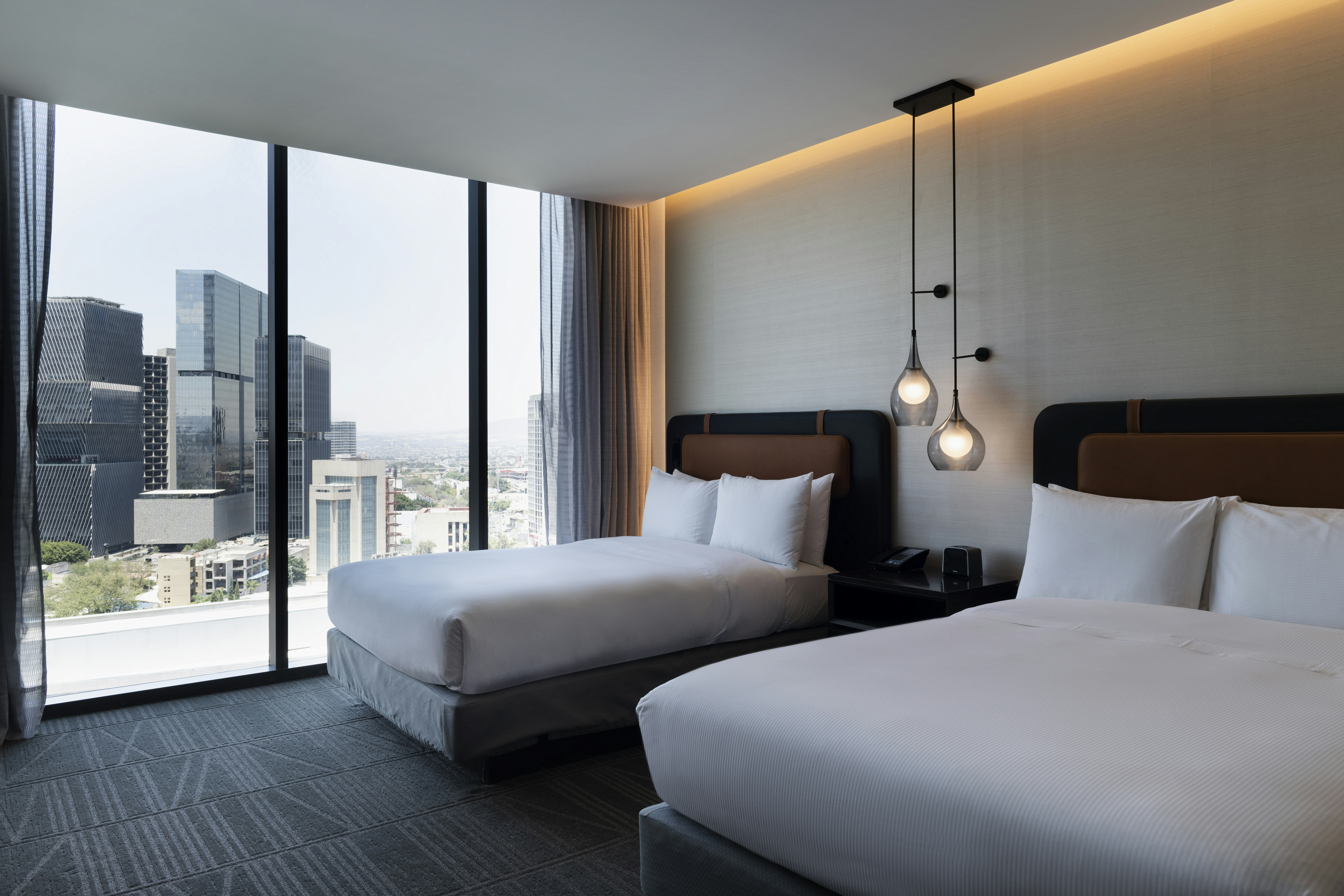 room, 2 queen beds, city view