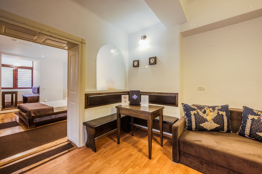Residence Central Annapolis 40/58