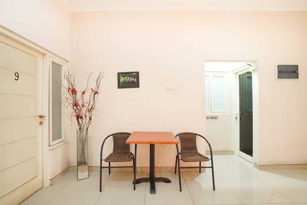 Oyo 450 Semampir Residence 36/64