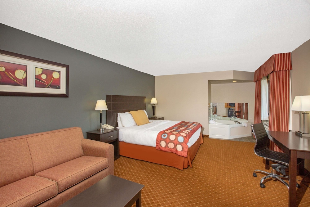 Baymont by Wyndham Coralville 20/37