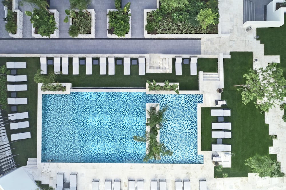 Grand Hyatt Athens 6/50