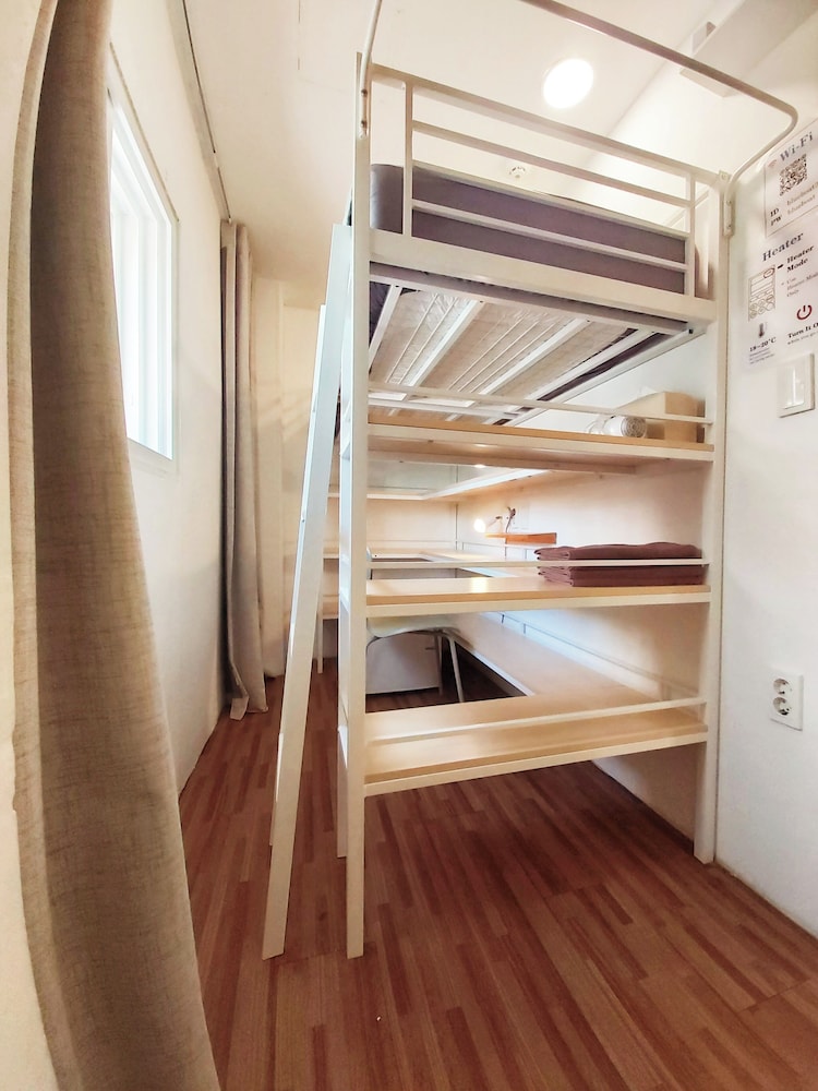 Blueboat Hostel Myeongdong 18/40