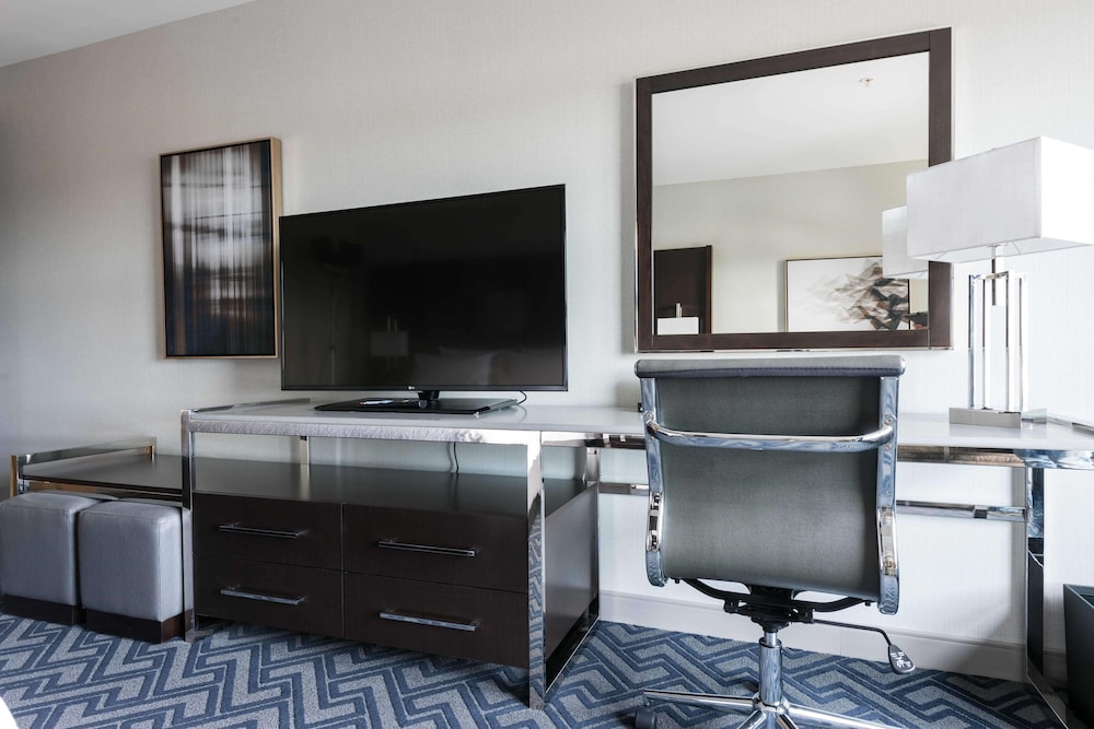 Hilton Garden Inn Foxborough Patriot Place Ma 50/56