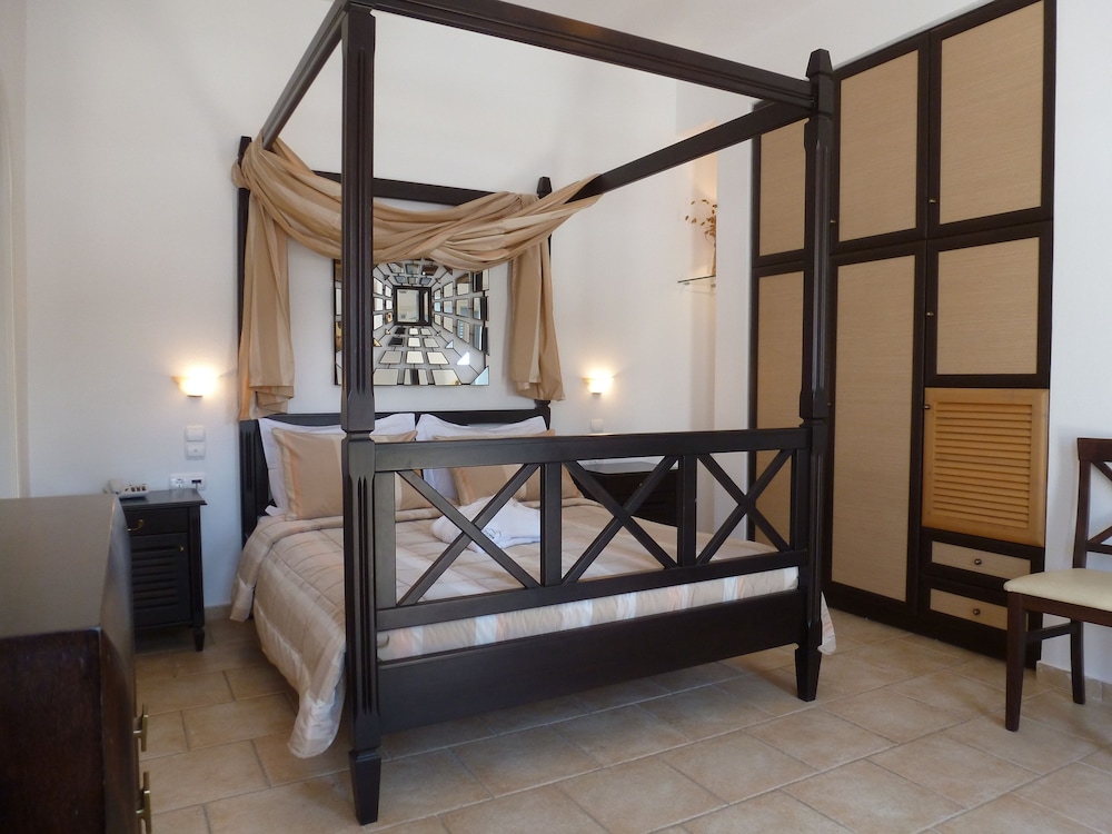 Chora Resort Spa 10/50