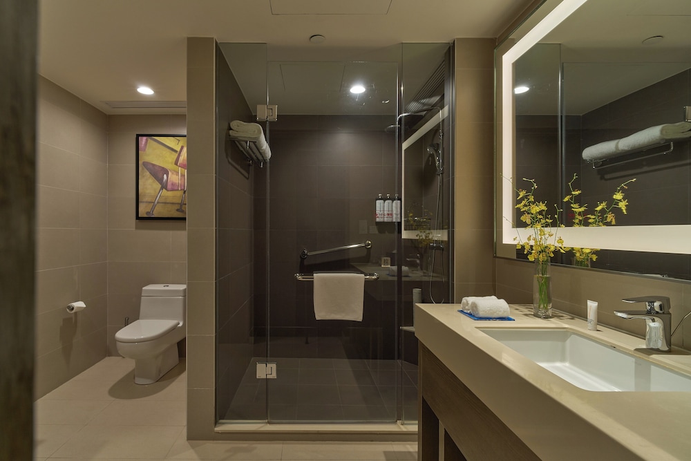 Hyatt House Shenzhen Airport 70/70