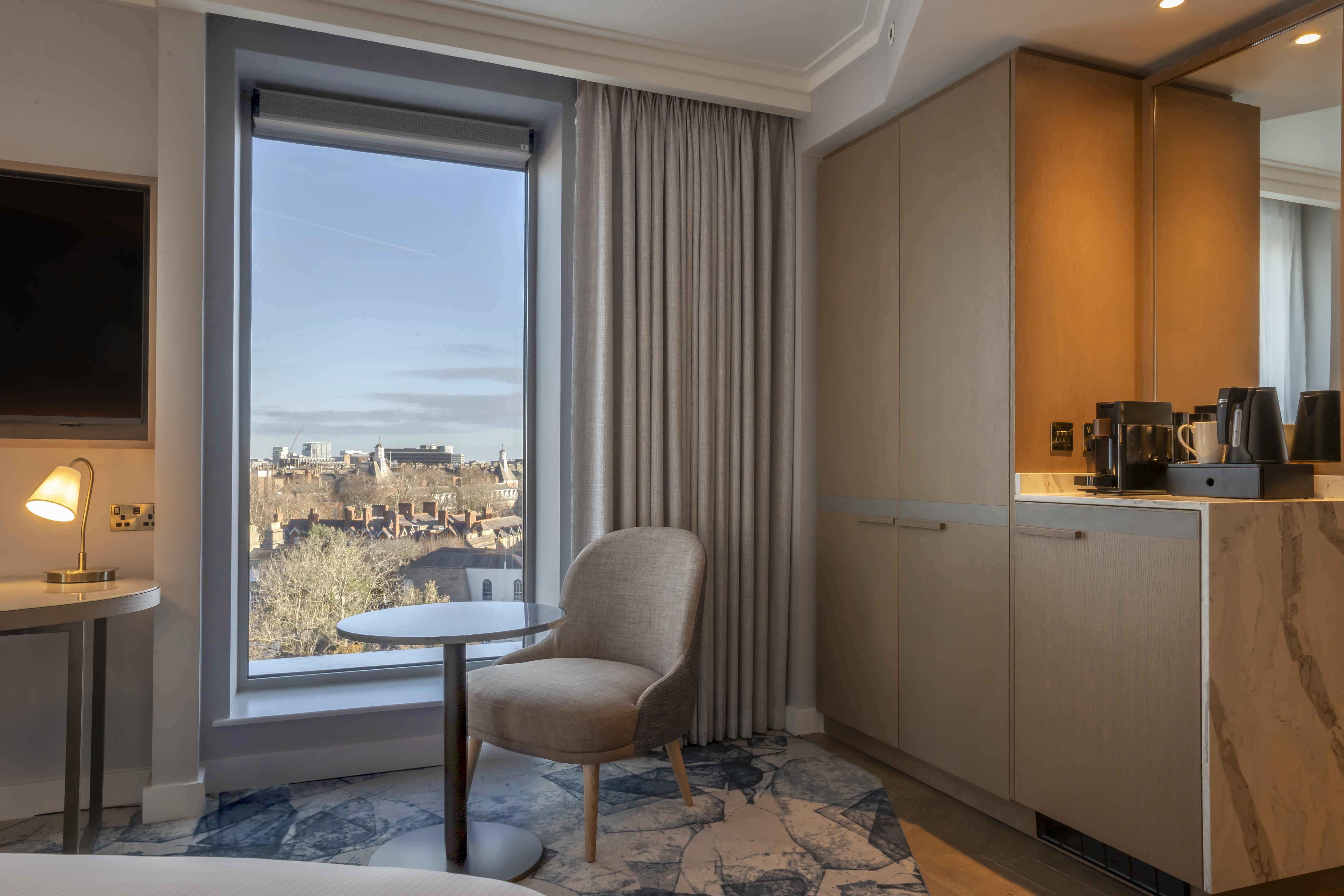 Room, Double Bed, City View