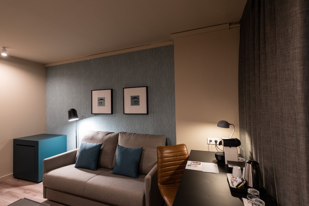 Atenea Rekord Suites 36/50