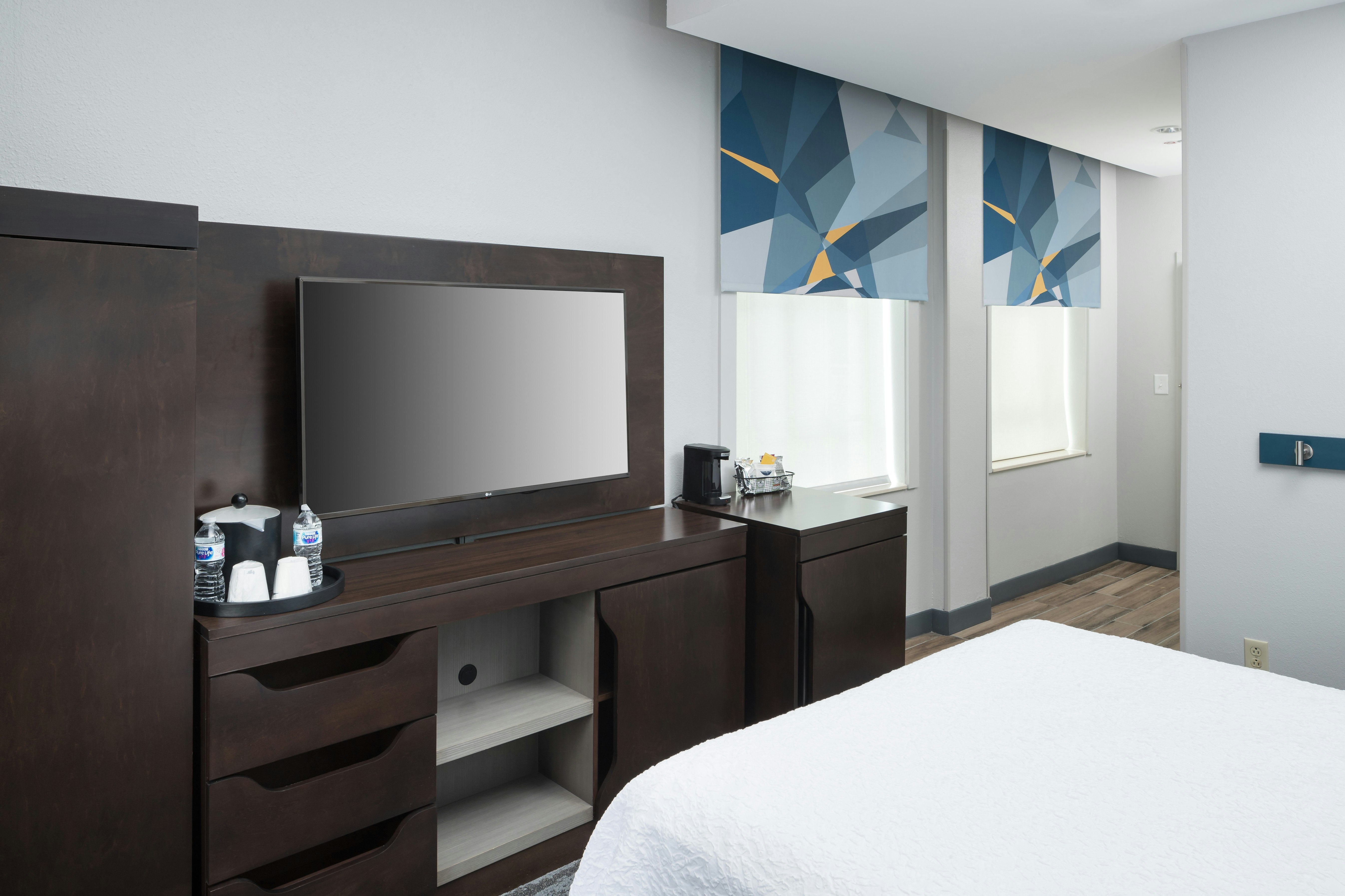 ROOM, DOUBLE BED