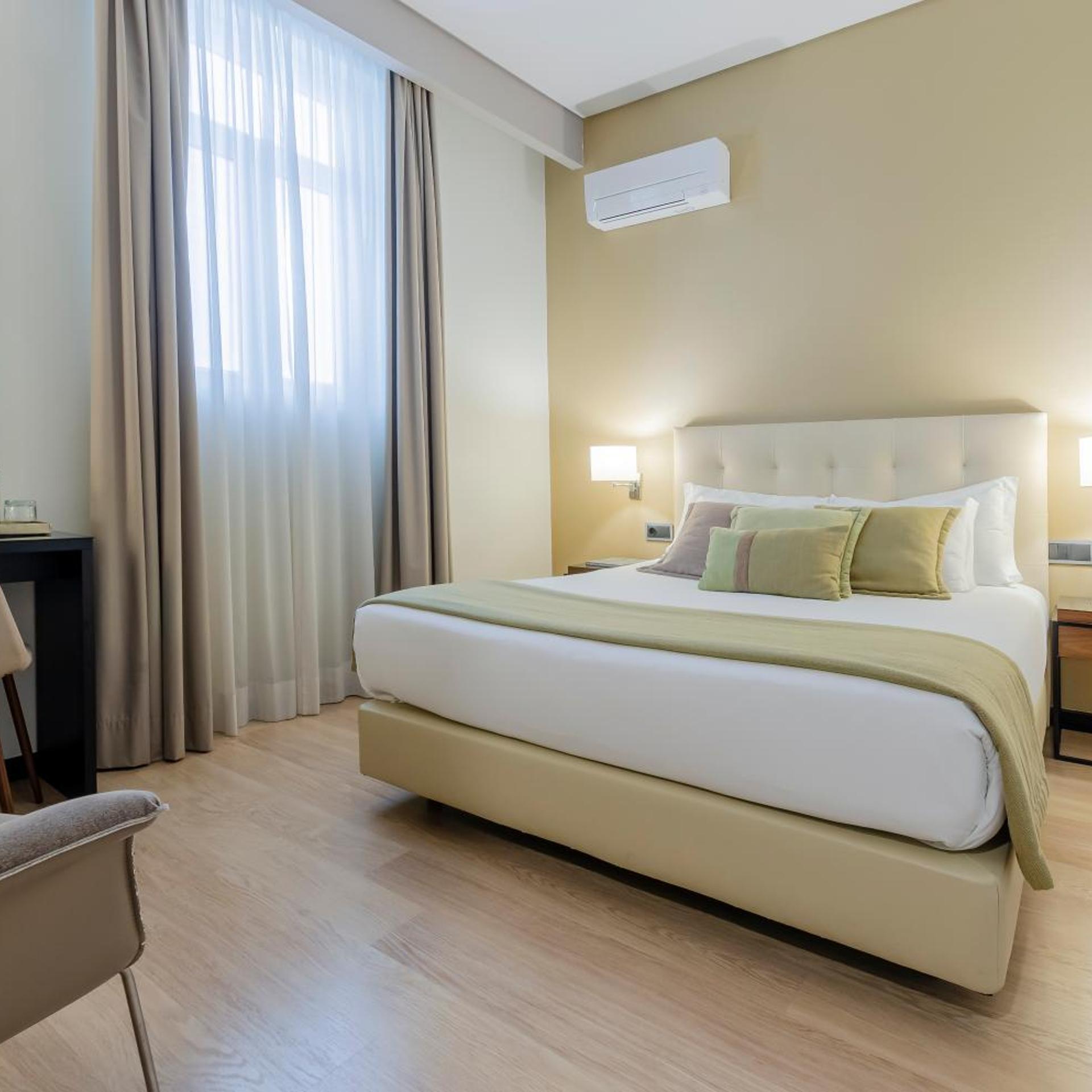 Inner, Double or Twin Bed, with View