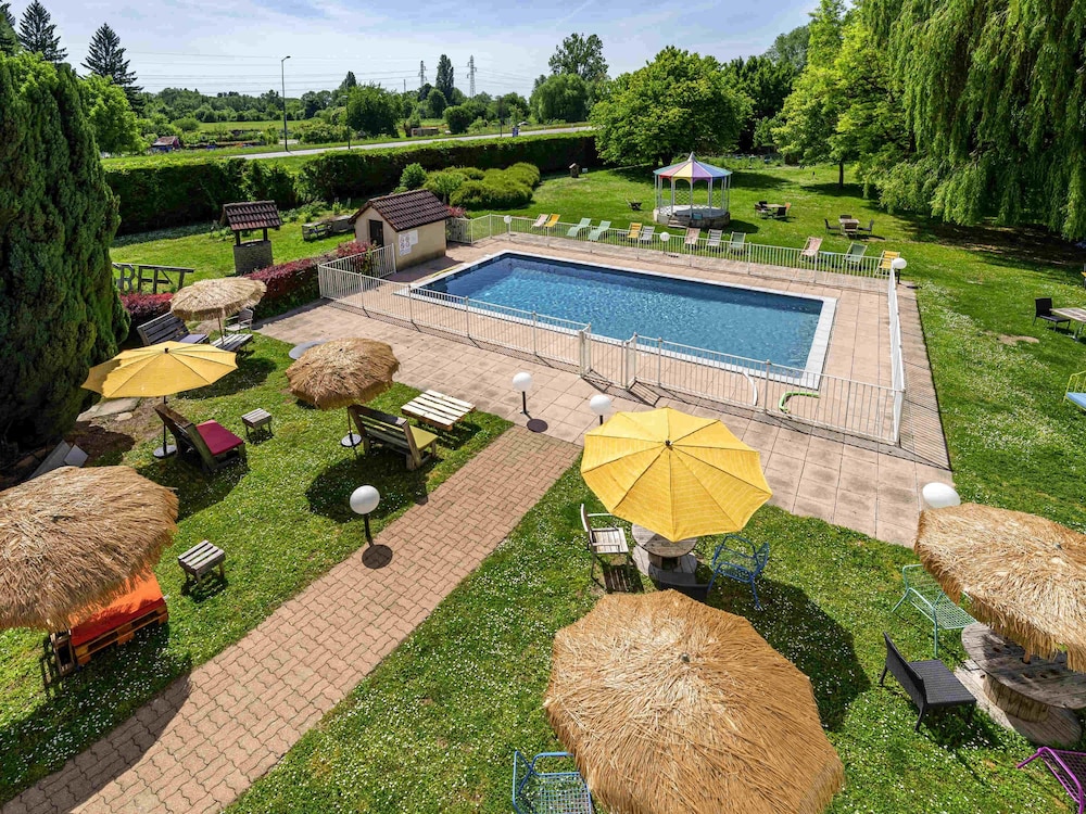 Greet Hotel Beaune 77/81