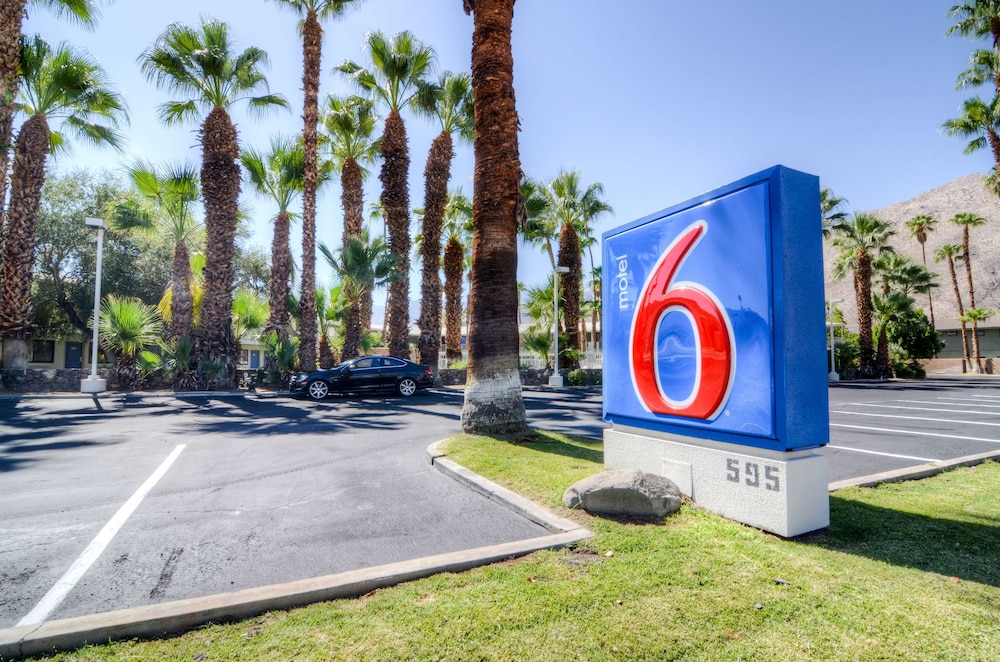 Motel6 Palm Springs, CA - East - Palm Canyon 37/50