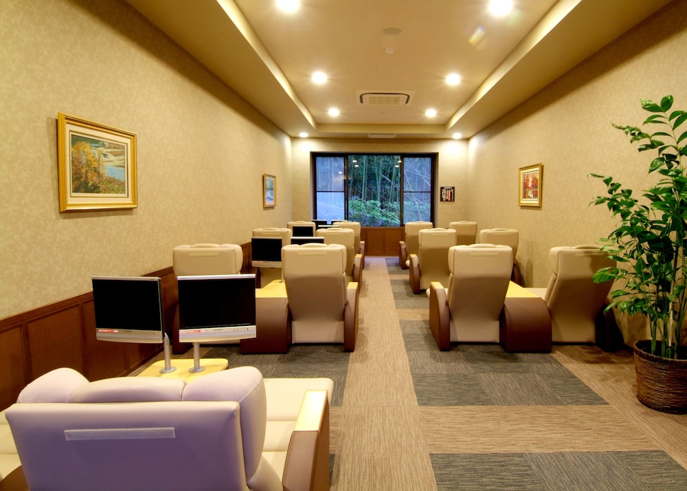 Route Inn Grantia Dazaifu 20/25