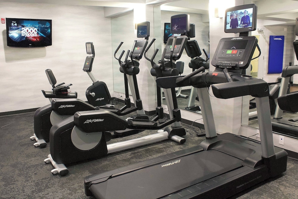 Fairfield Inn Suites San Francisco San Carlos 23/50