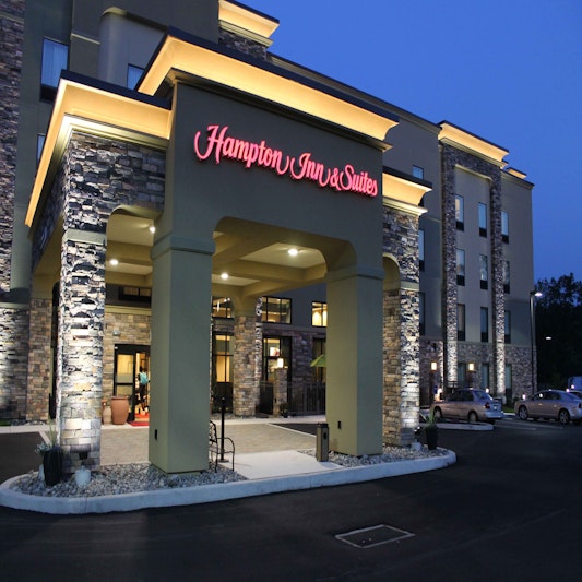 Hampton Inn & Suites Stroudsburg Pocono Mountains 1/2