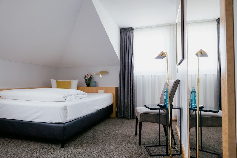 DOM HOTEL LIMBURG 15/76