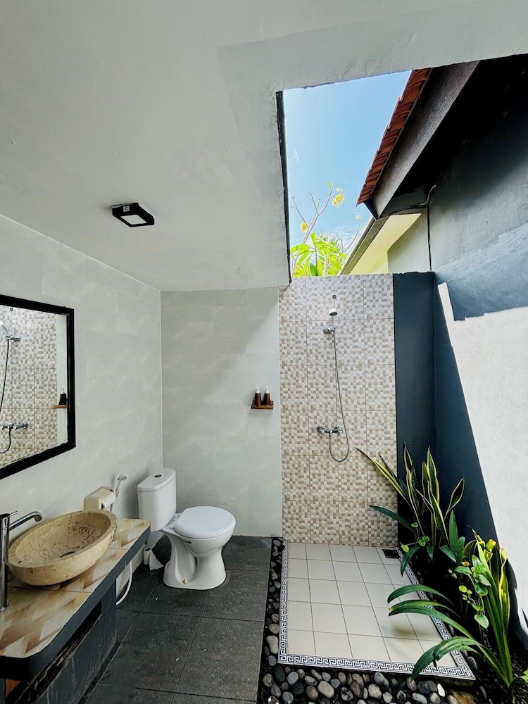 Singabu Bungalows 50/50