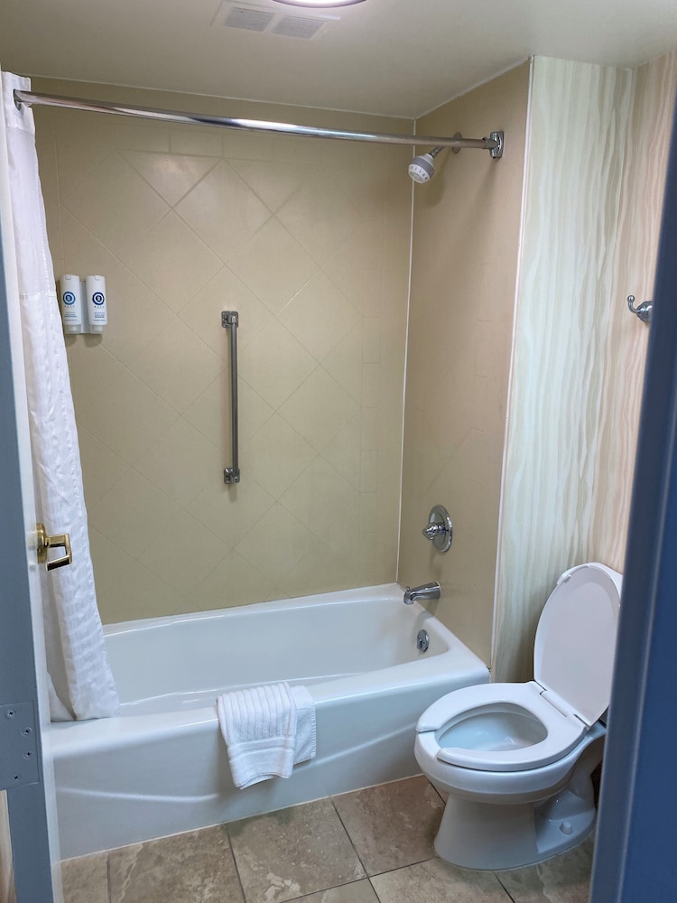 Comfort Inn Suites Newark Wilmington 61/65