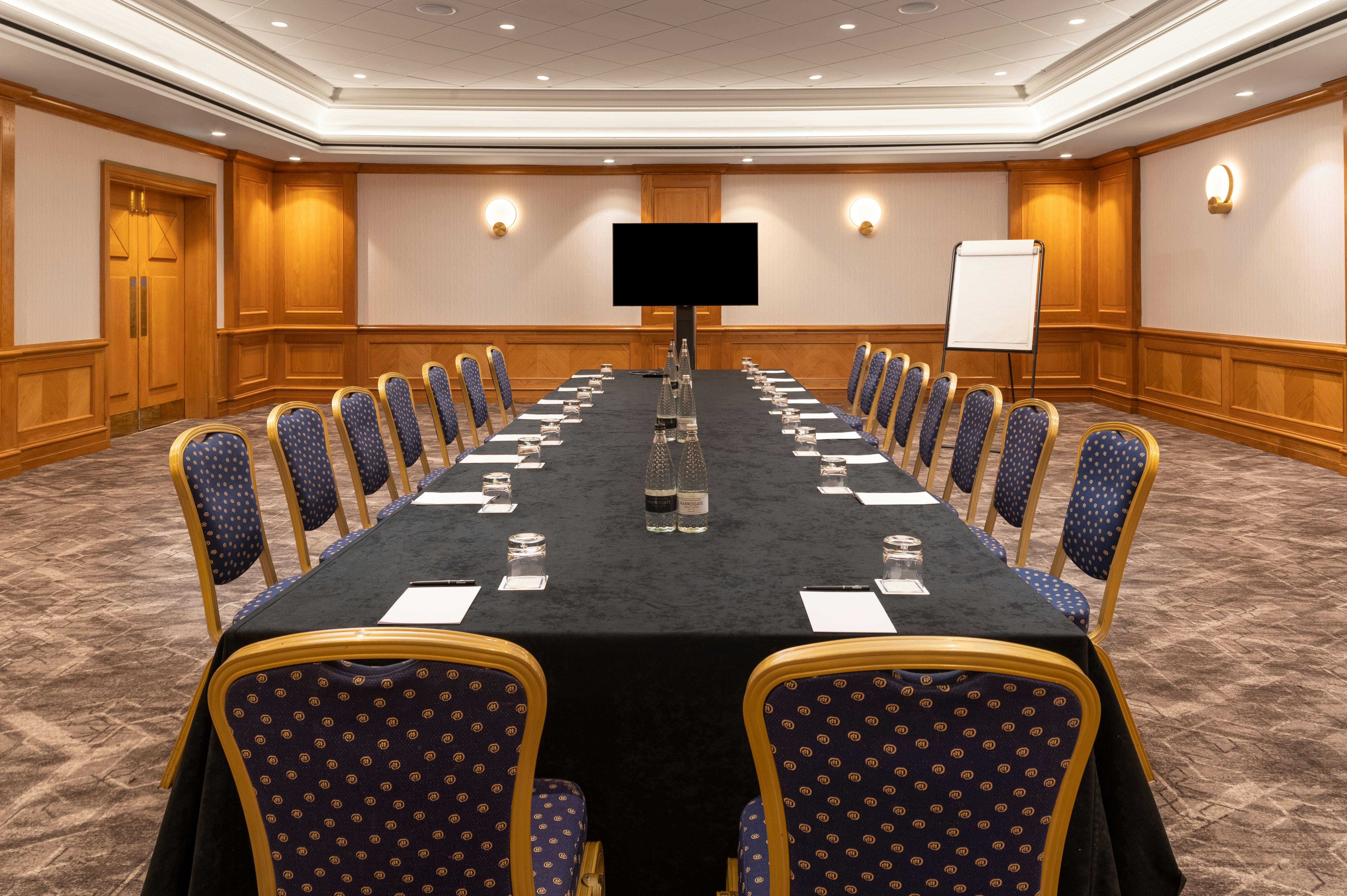 Hilton Birmingham Metropole 64/78