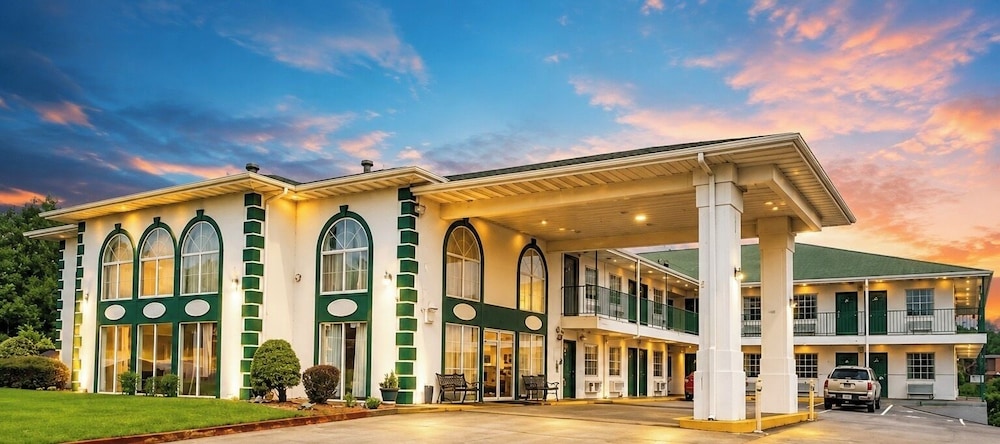 Evergreen Inn 1/50