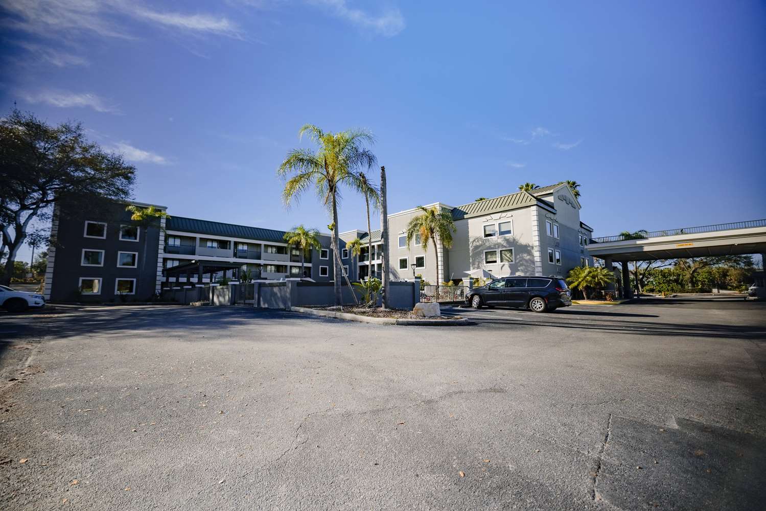 La Quinta Inn by Wyndham Tampa Near Busch Gardens 52/66