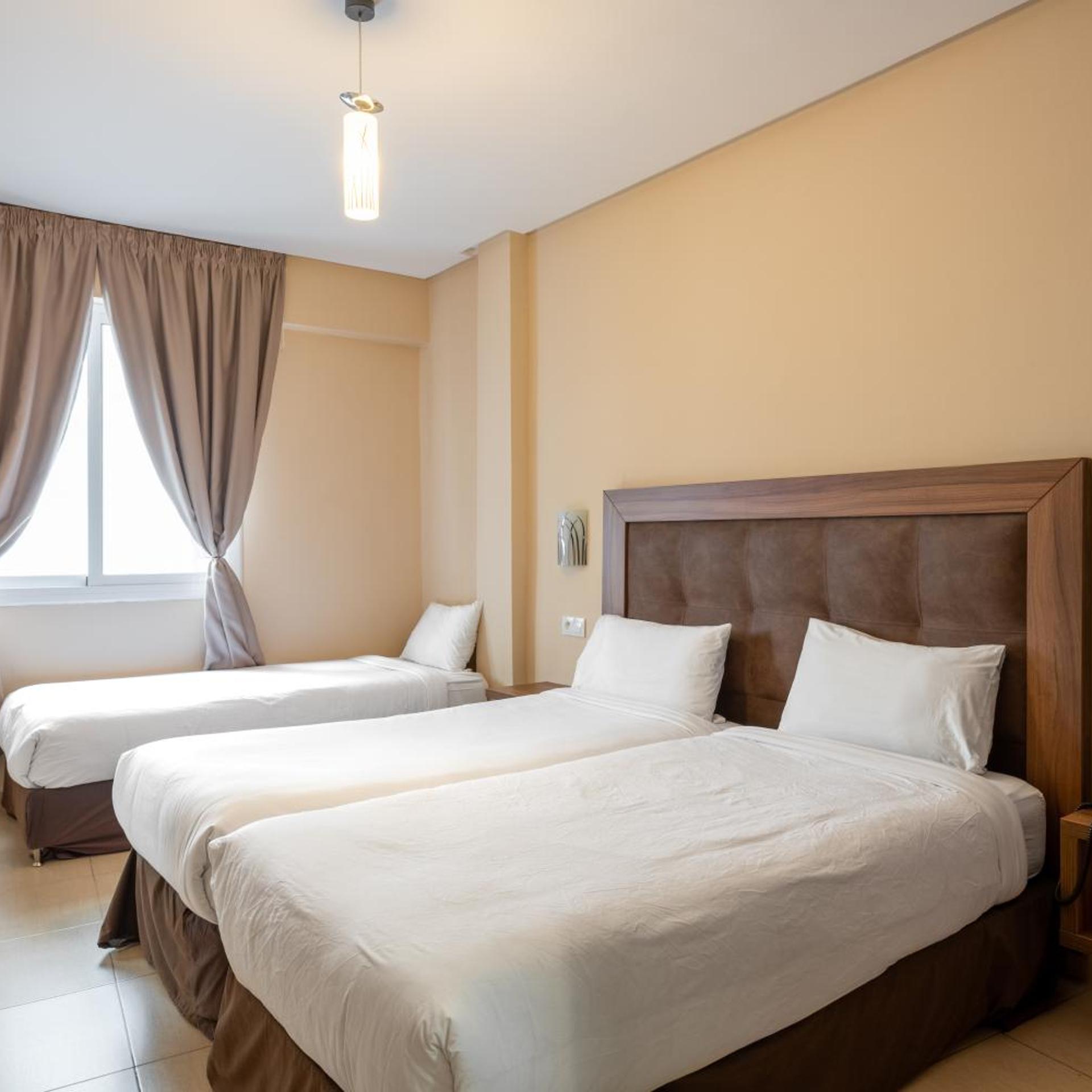 Room, Triple