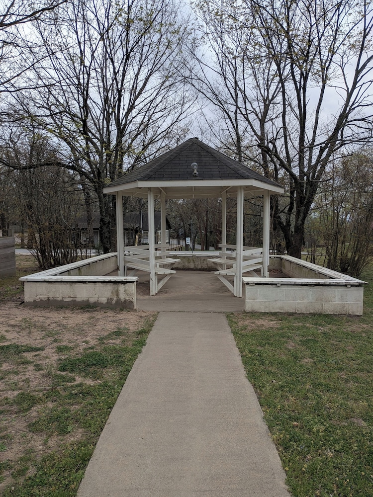 Mount Sequoyah Center 48/50