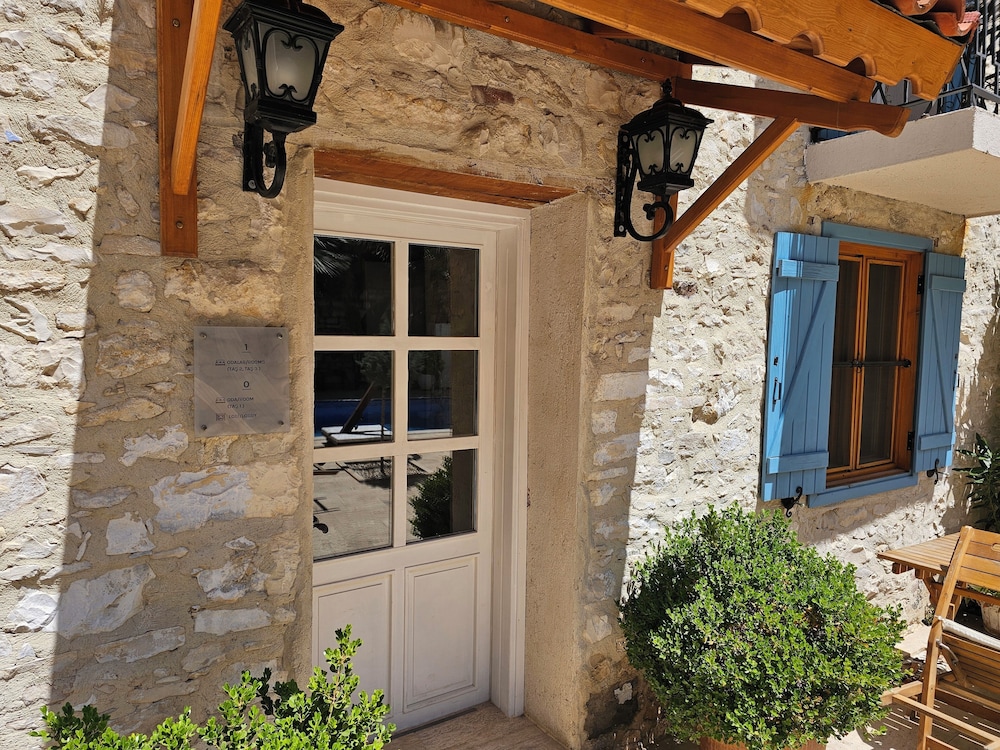 Kugu Urla Otel 3/50