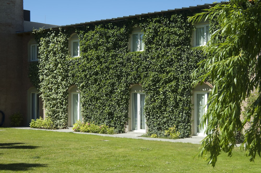 La Posada Hotel 38/50