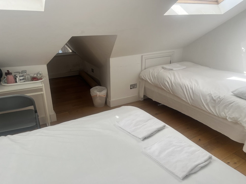 Kew Rooms 19/49
