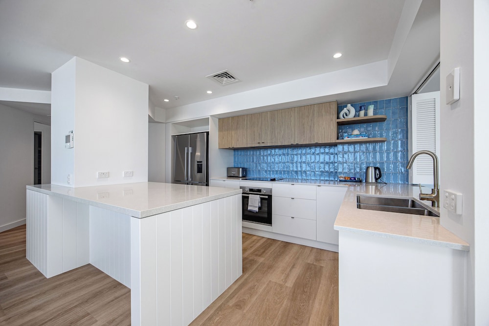 Oceana On Broadbeach 16/75