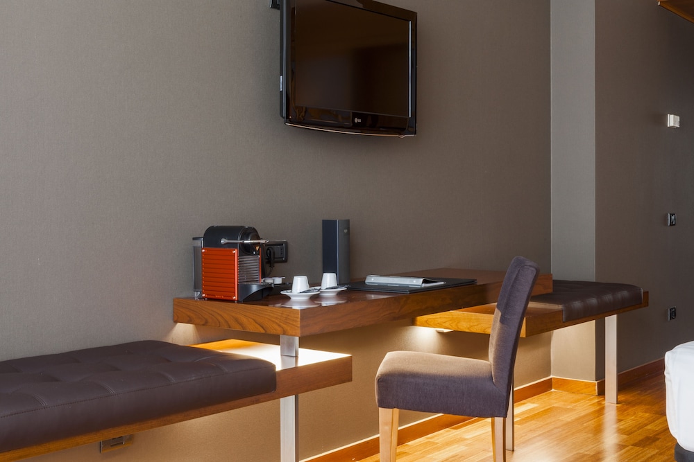 AC Hotel Aitana by Marriott 38/39