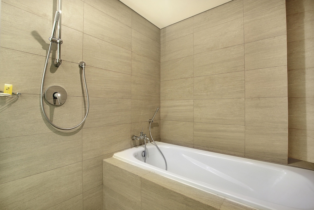 Swiss-Belinn Simatupang 55/57