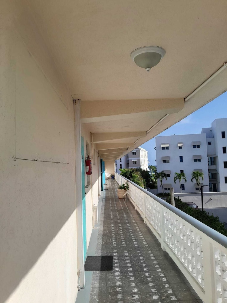 MELROSE BEACH APARTMENT 7/50