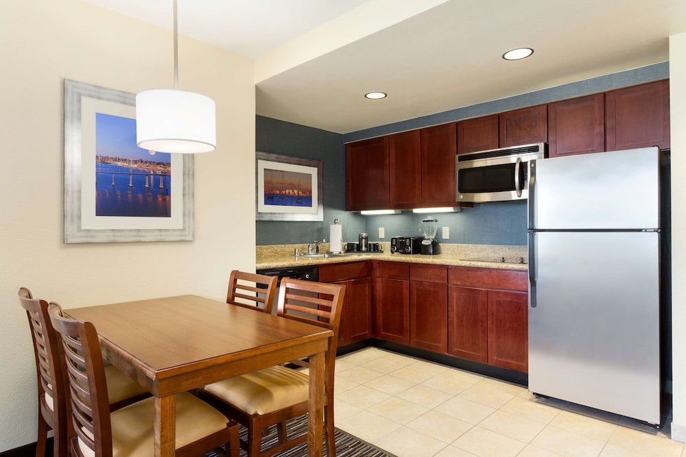 Homewood Suites By Hilton San Diego Airport Liberty Station 10/69