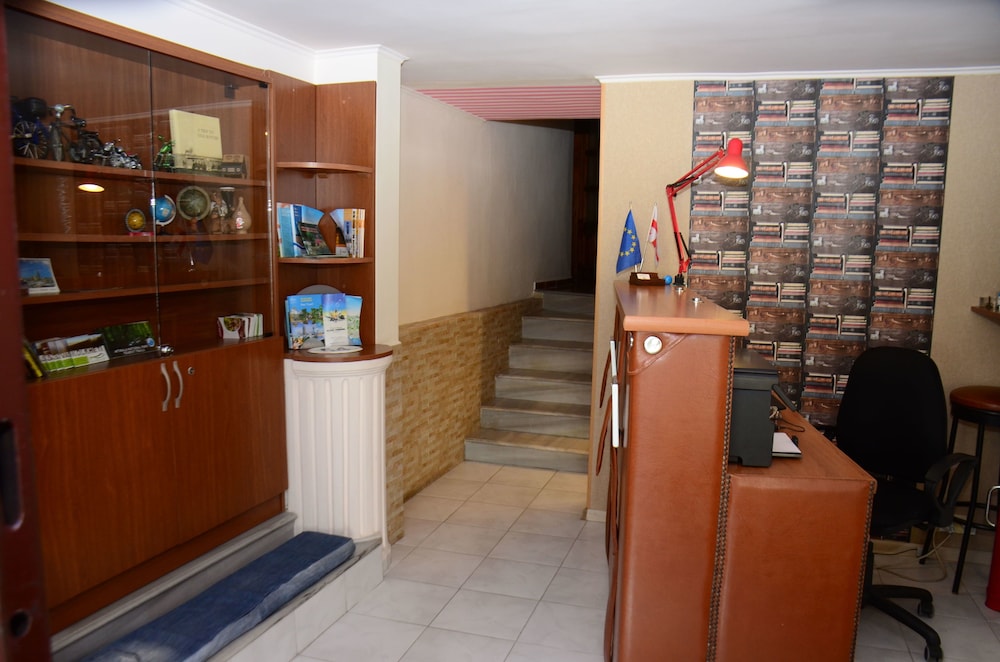 Guesthouse And Hostel Batumi Globus 7/46