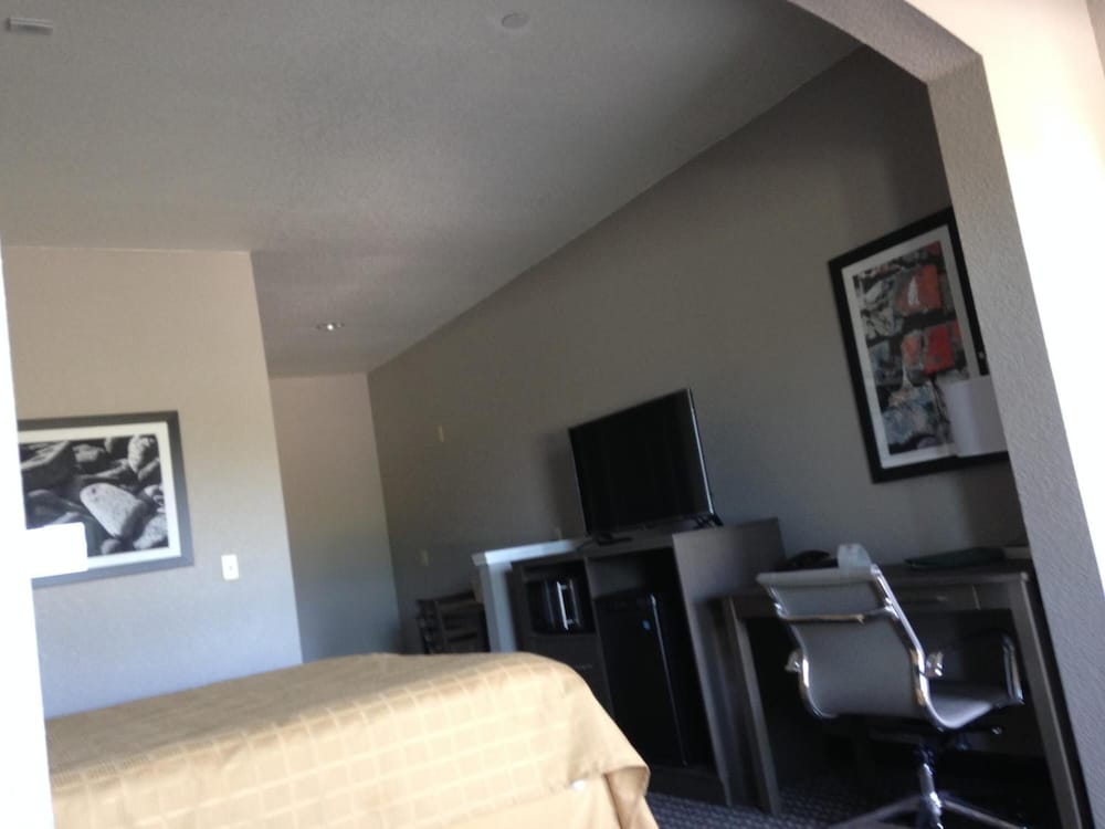 Quality Inn Suites Cotulla 20/49