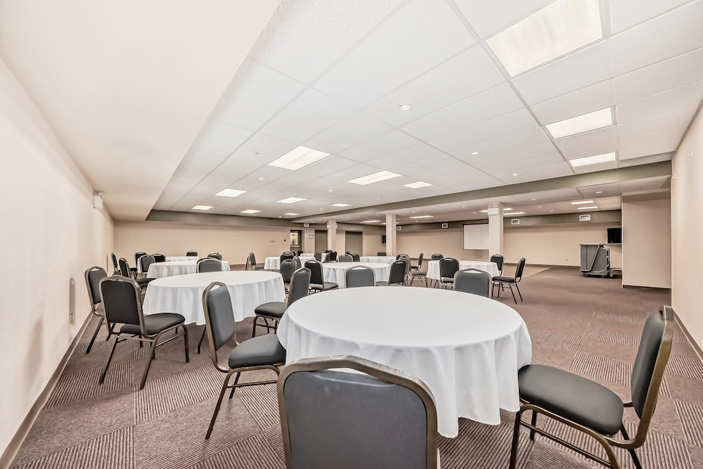 Grande Cache Inn and Suites 39/46