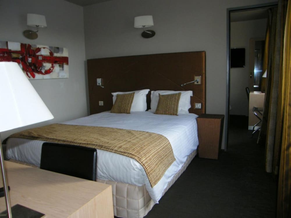 CITOTEL SAINT PIERRE 5/16